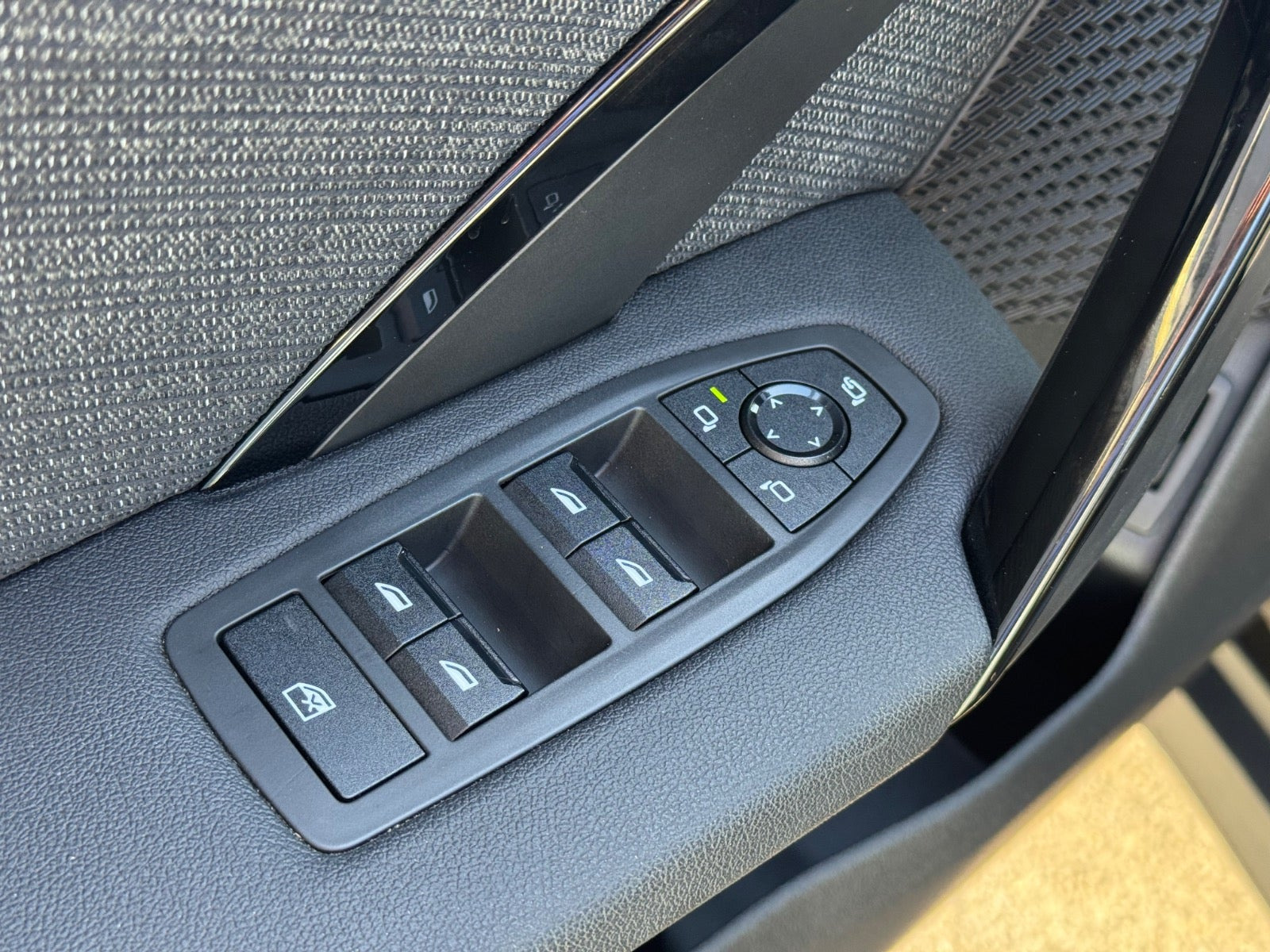 Sort BMW iX1 fra 2023