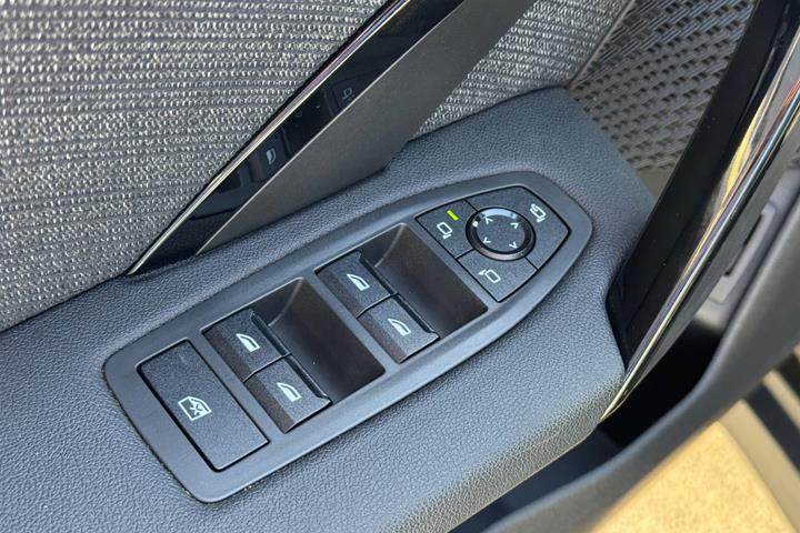 Sort BMW iX1 fra 2023