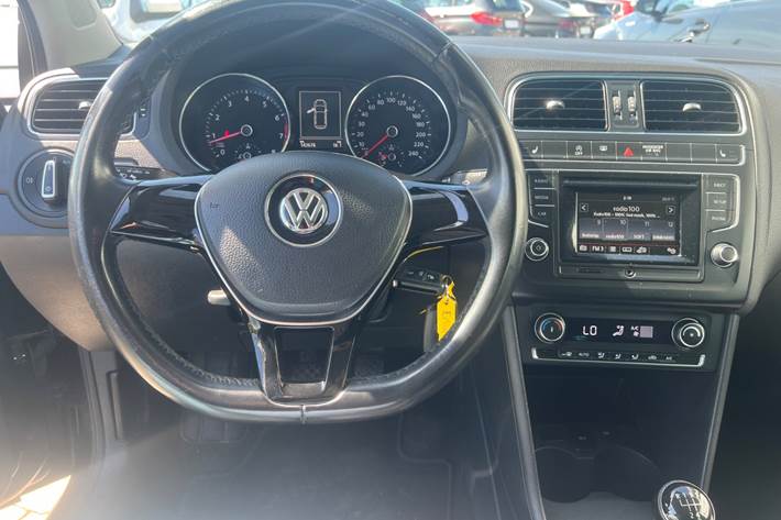 Sort VW Polo fra 2015