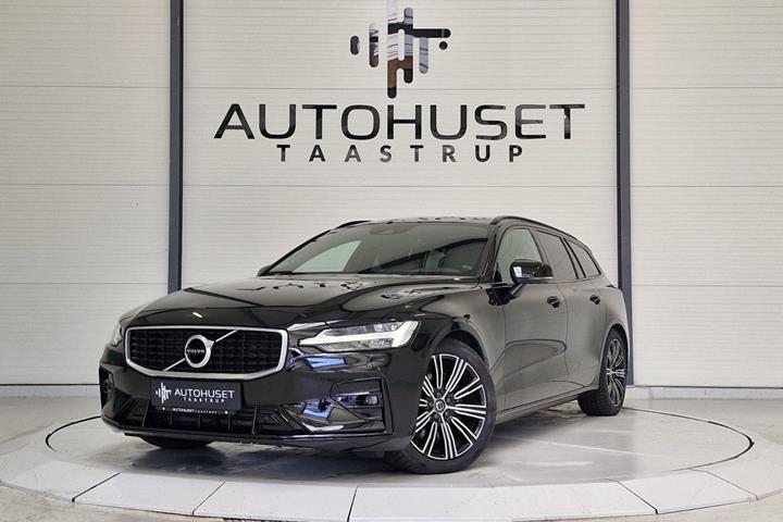Sort Volvo V60 fra 2020 set udefra