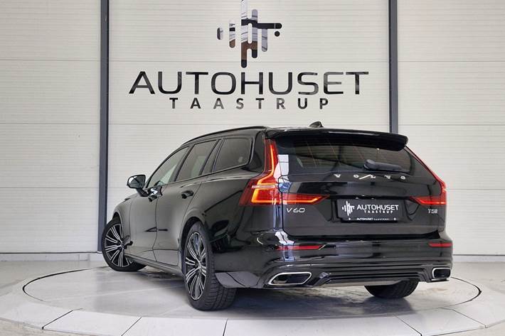 Sort Volvo V60 fra 2020