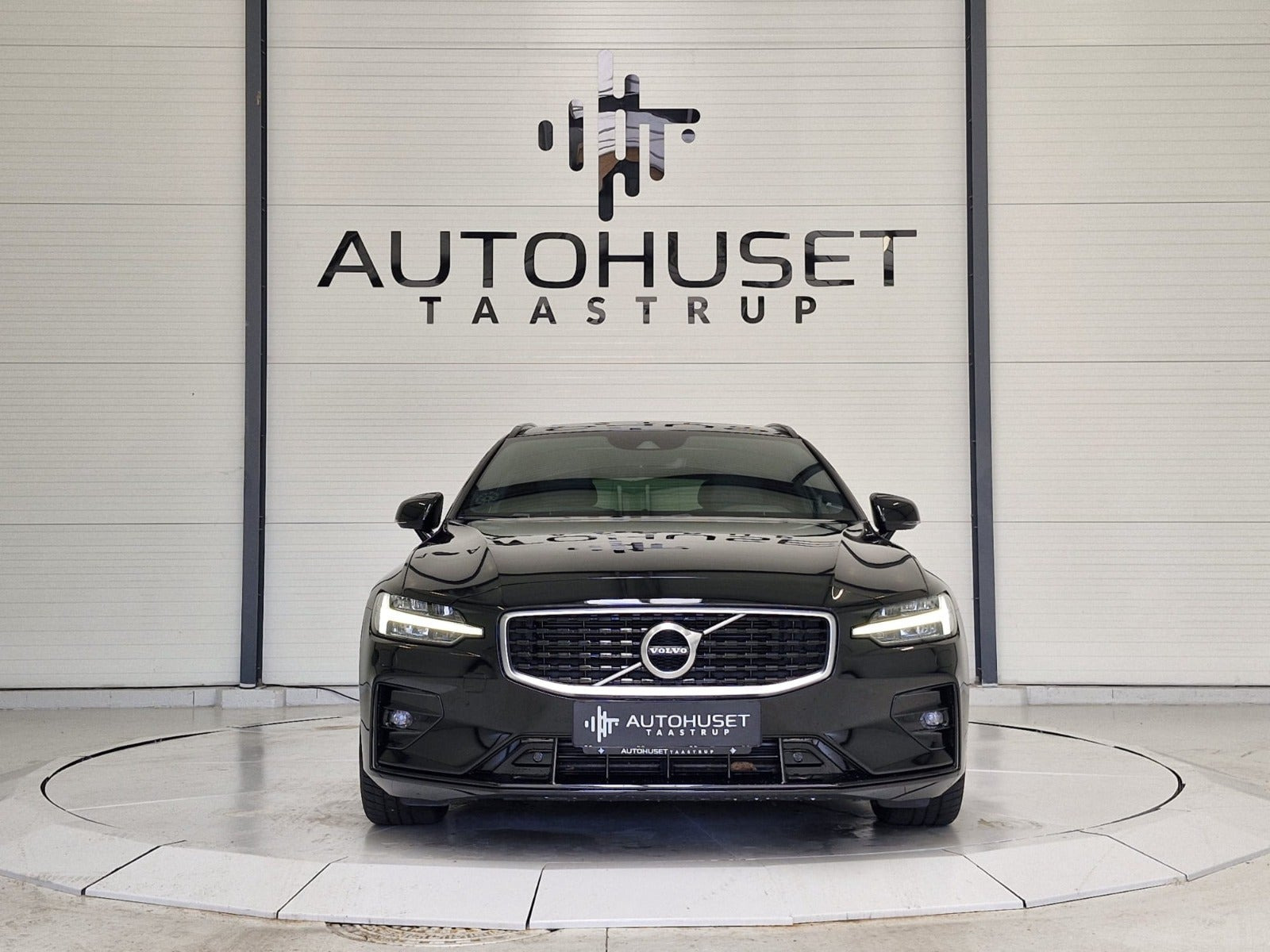 Sort Volvo V60 fra 2020