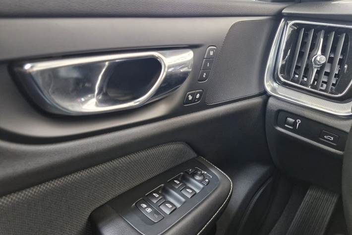 Sort Volvo V60 fra 2020