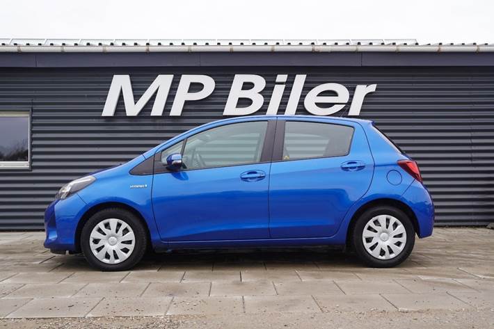 Blå Toyota Yaris fra 2015