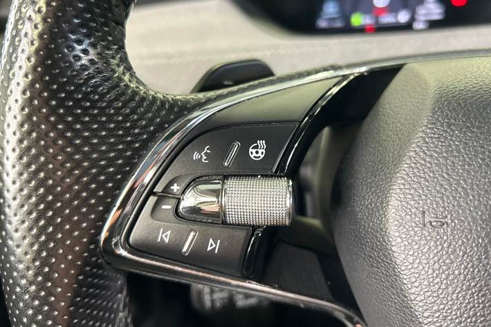 Grå Skoda Enyaq fra 2022