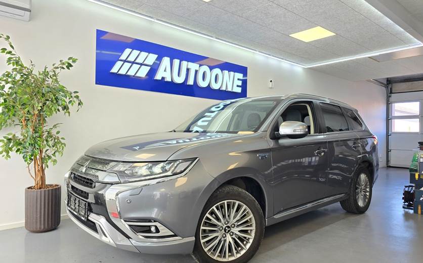 Mitsubishi Outlander 2,4 PHEV Intro Edition CVT 4WD