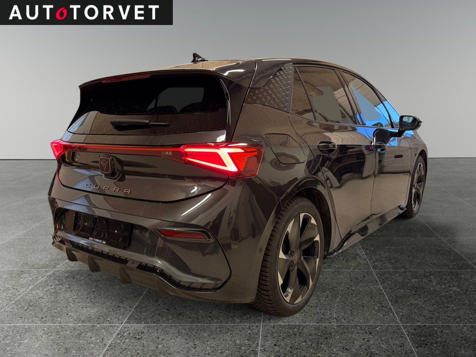 Grå Cupra Born fra 2024