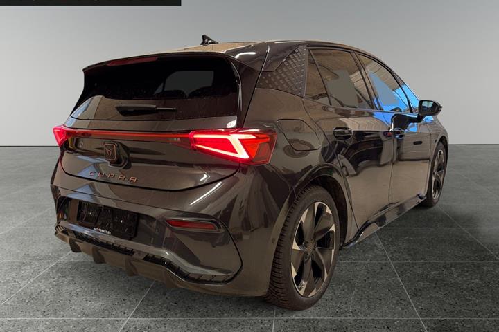 Grå Cupra Born fra 2024