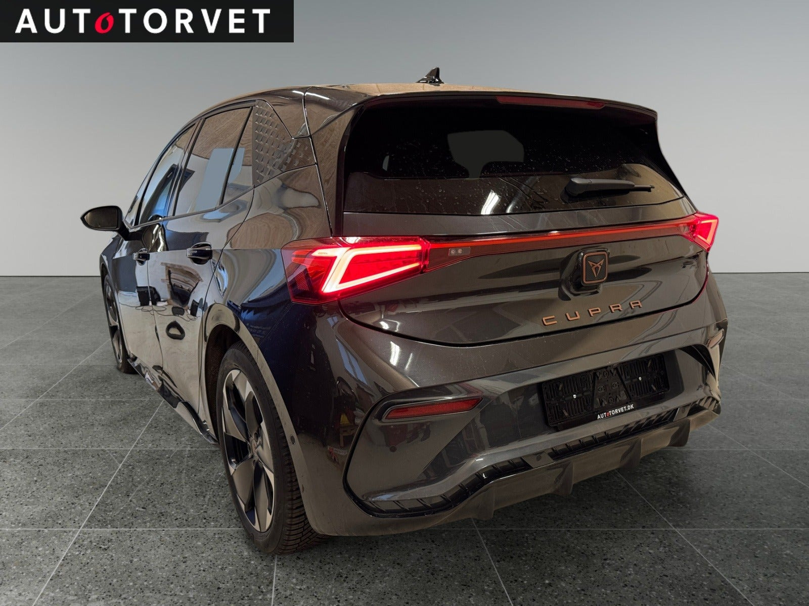 Grå Cupra Born fra 2024