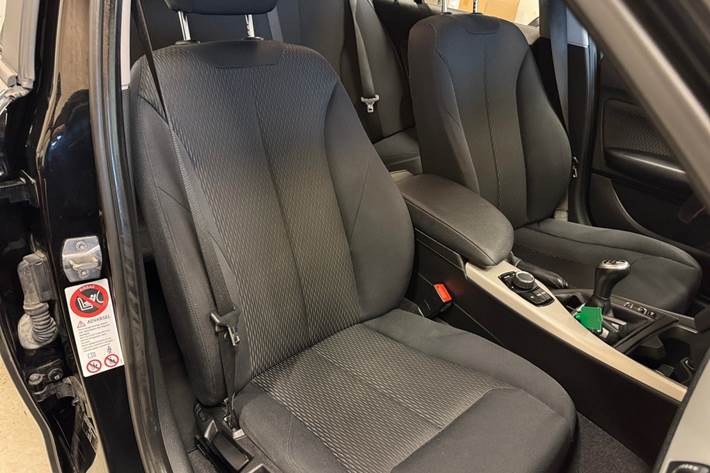 Sort BMW 116d fra 2014