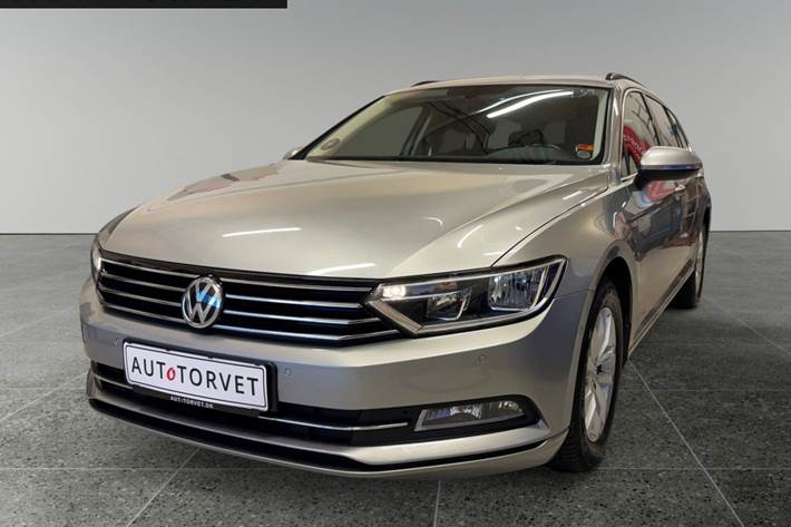 Sølv VW Passat fra 2017