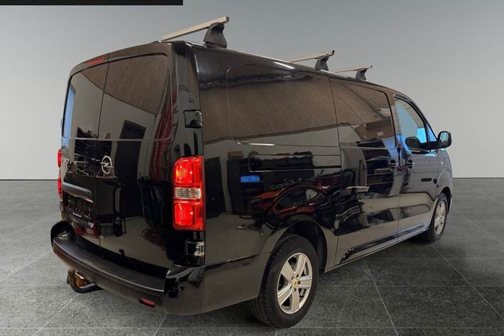 Sort Opel Vivaro fra 2020