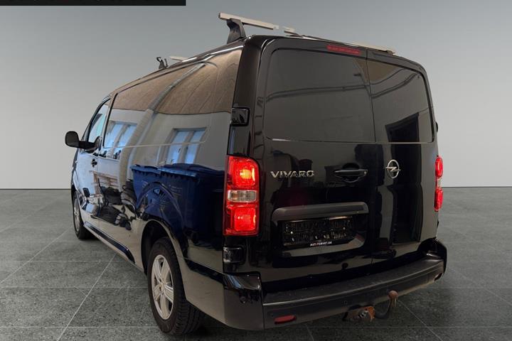 Sort Opel Vivaro fra 2020