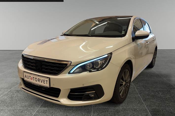 Hvid Peugeot 308 fra 2018 set udefra