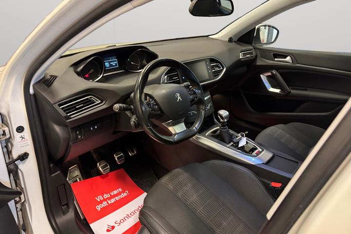 Hvid Peugeot 308 fra 2018