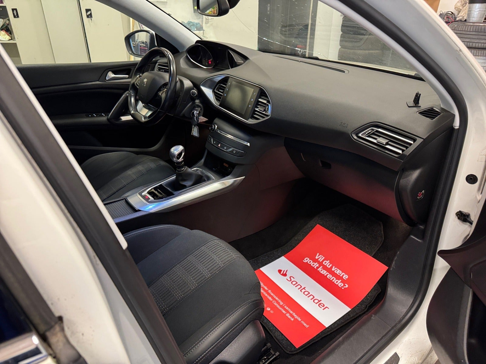 Hvid Peugeot 308 fra 2018