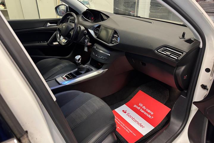 Hvid Peugeot 308 fra 2018