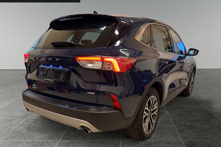 Blå Ford Kuga fra 2020