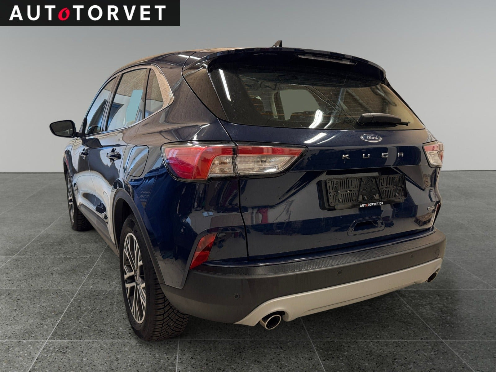 Blå Ford Kuga fra 2020
