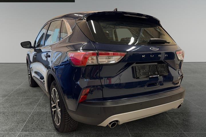 Blå Ford Kuga fra 2020