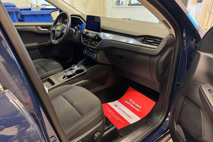 Blå Ford Kuga fra 2020