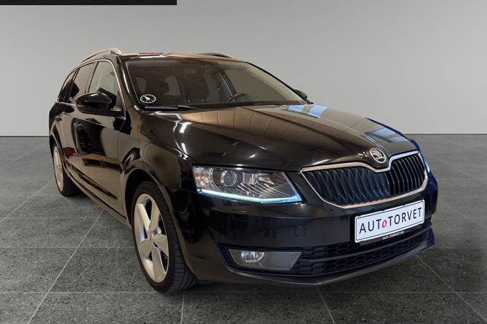 Sort Skoda Octavia fra 2017
