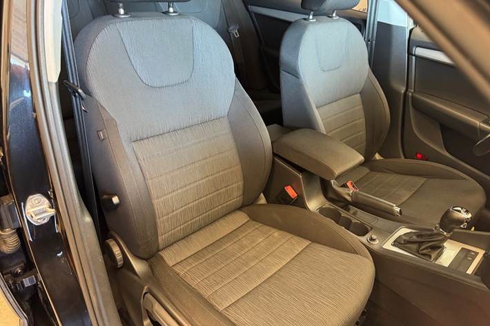 Sort Skoda Octavia fra 2017