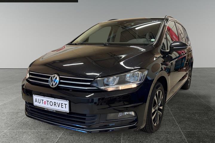 Sort VW Touran fra 2019 set udefra