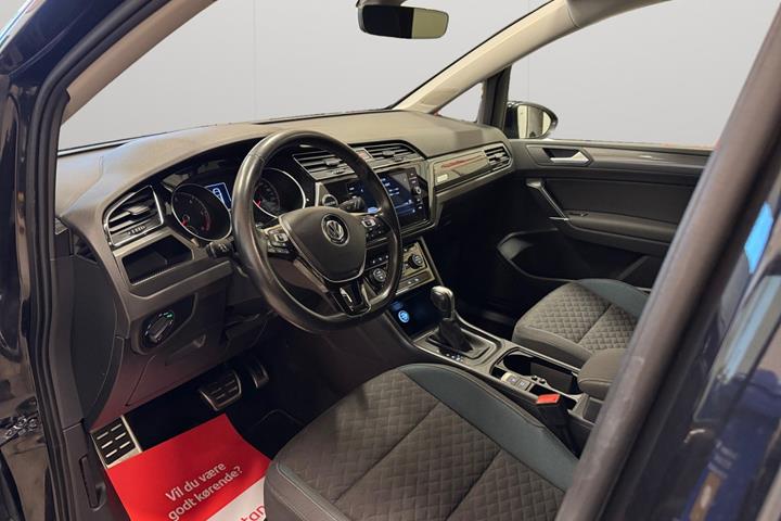 Sort VW Touran fra 2019