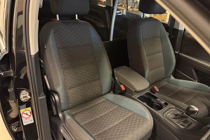 Sort VW Touran fra 2019