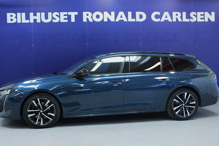 Blå Peugeot 508 fra 2021