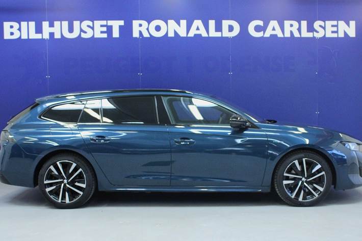 Blå Peugeot 508 fra 2021
