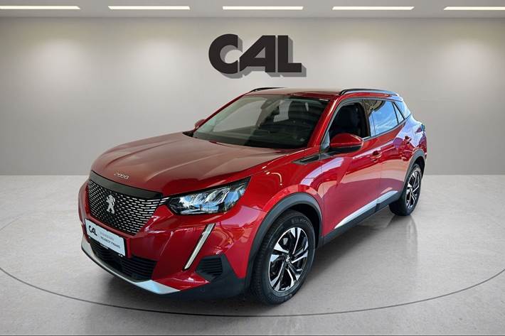 Rød Peugeot 2008 fra 2020 set udefra