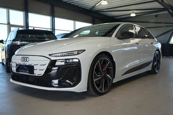 Hvid Audi A6 e-tron fra 2025