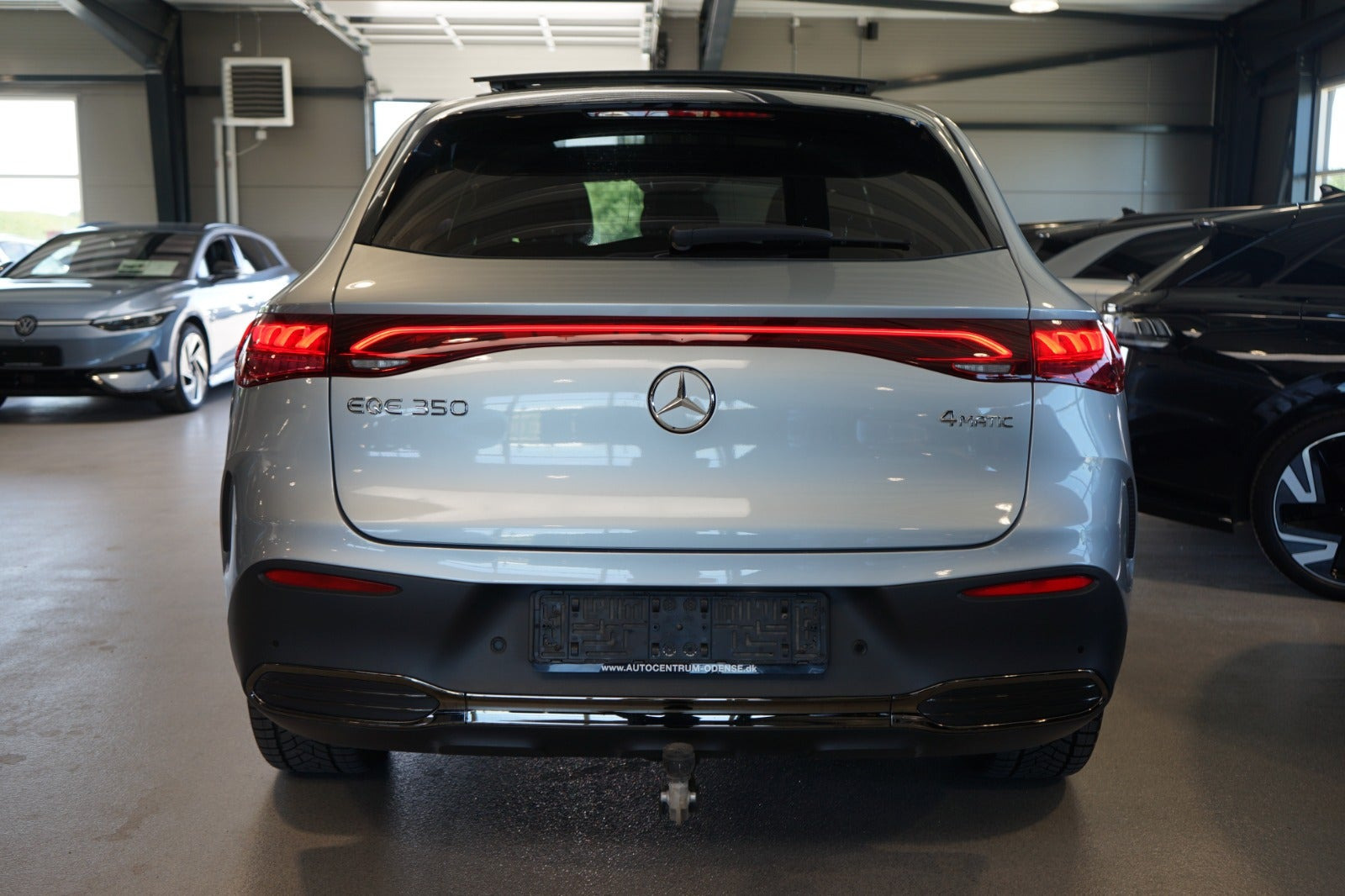 Sølv Mercedes EQE350 SUV fra 2025