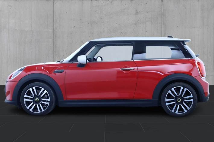 Rød Mini Cooper SE fra 2022
