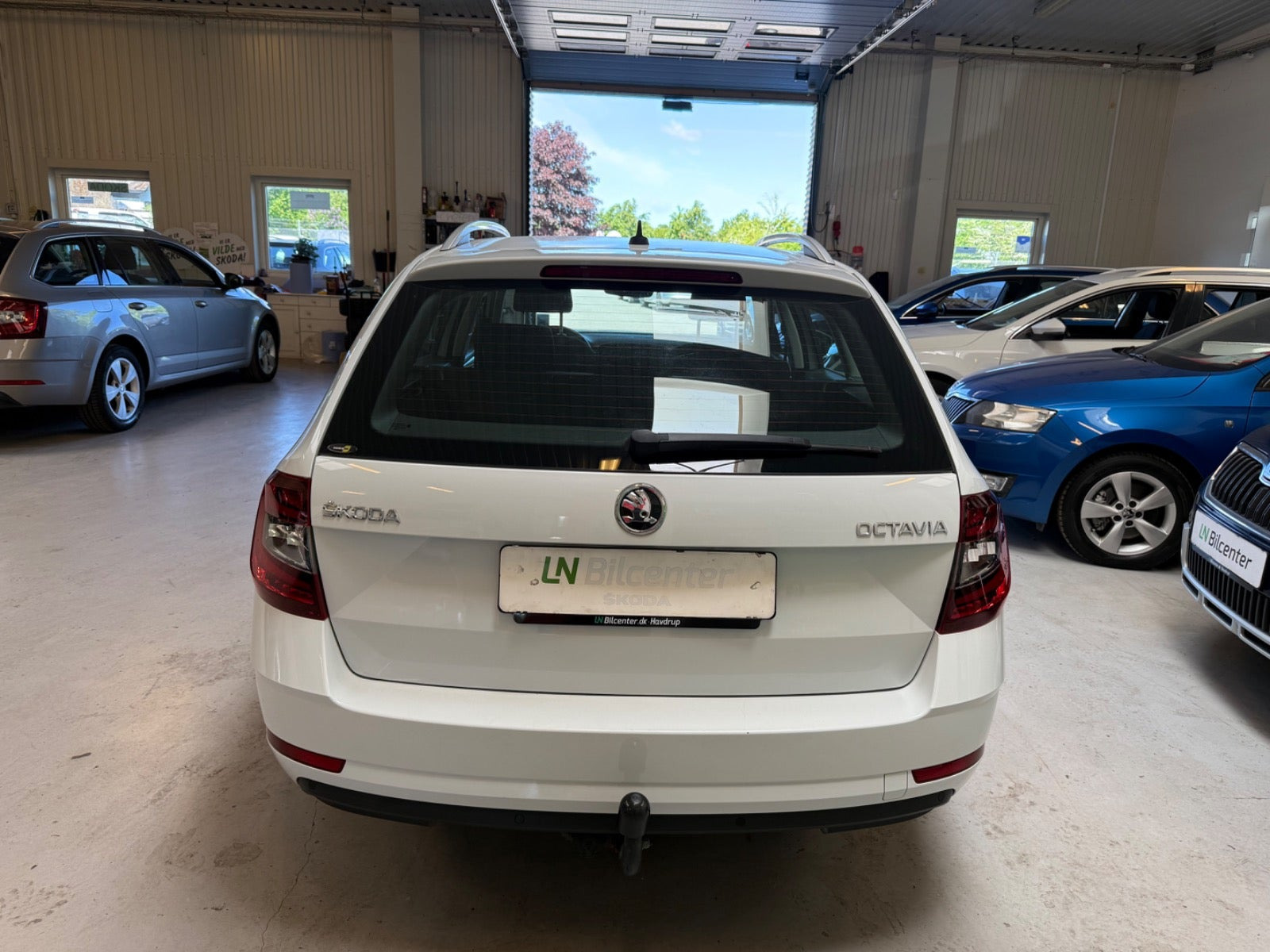 Hvid Skoda Octavia fra 2020