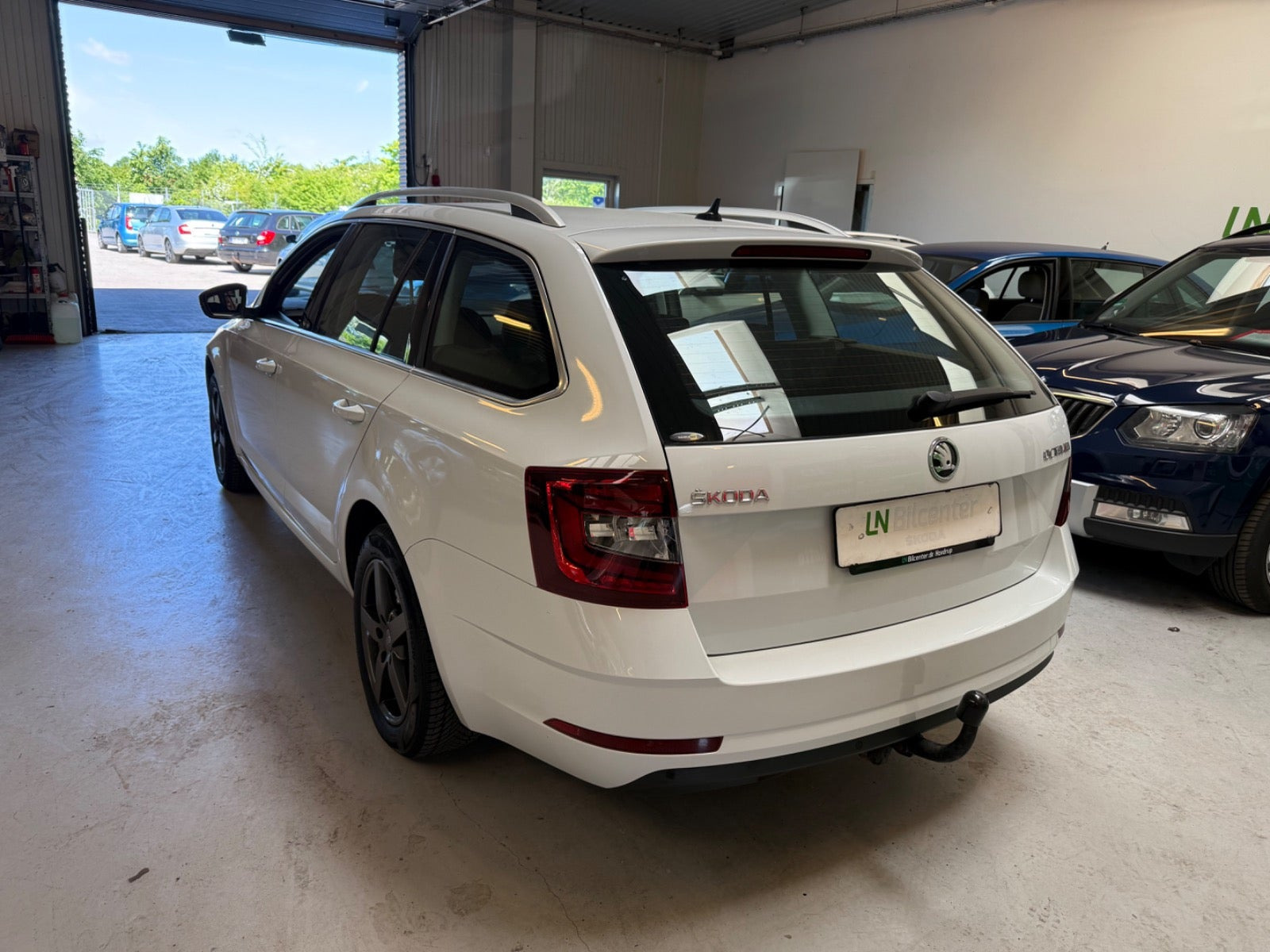 Hvid Skoda Octavia fra 2020