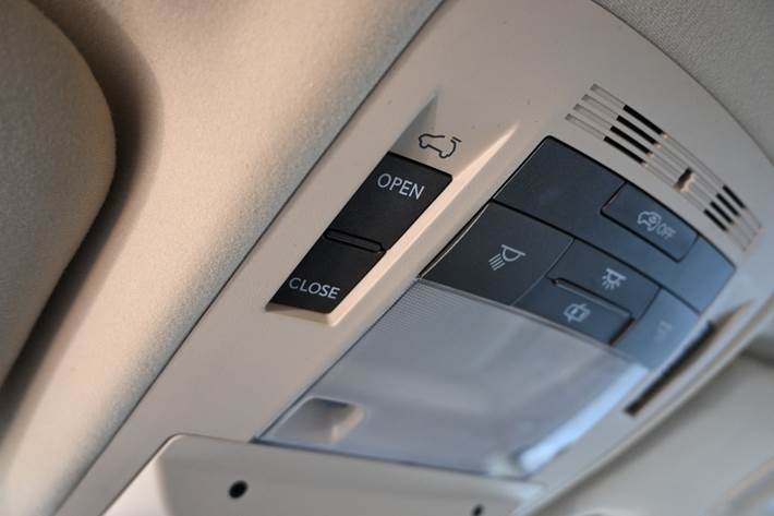 Hvid Lexus RX450h fra 2013
