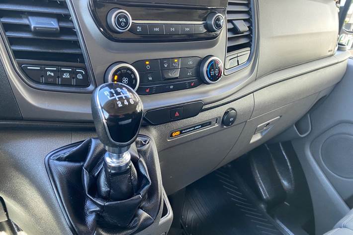 Hvid Ford Transit Custom 300 L2 fra 2022