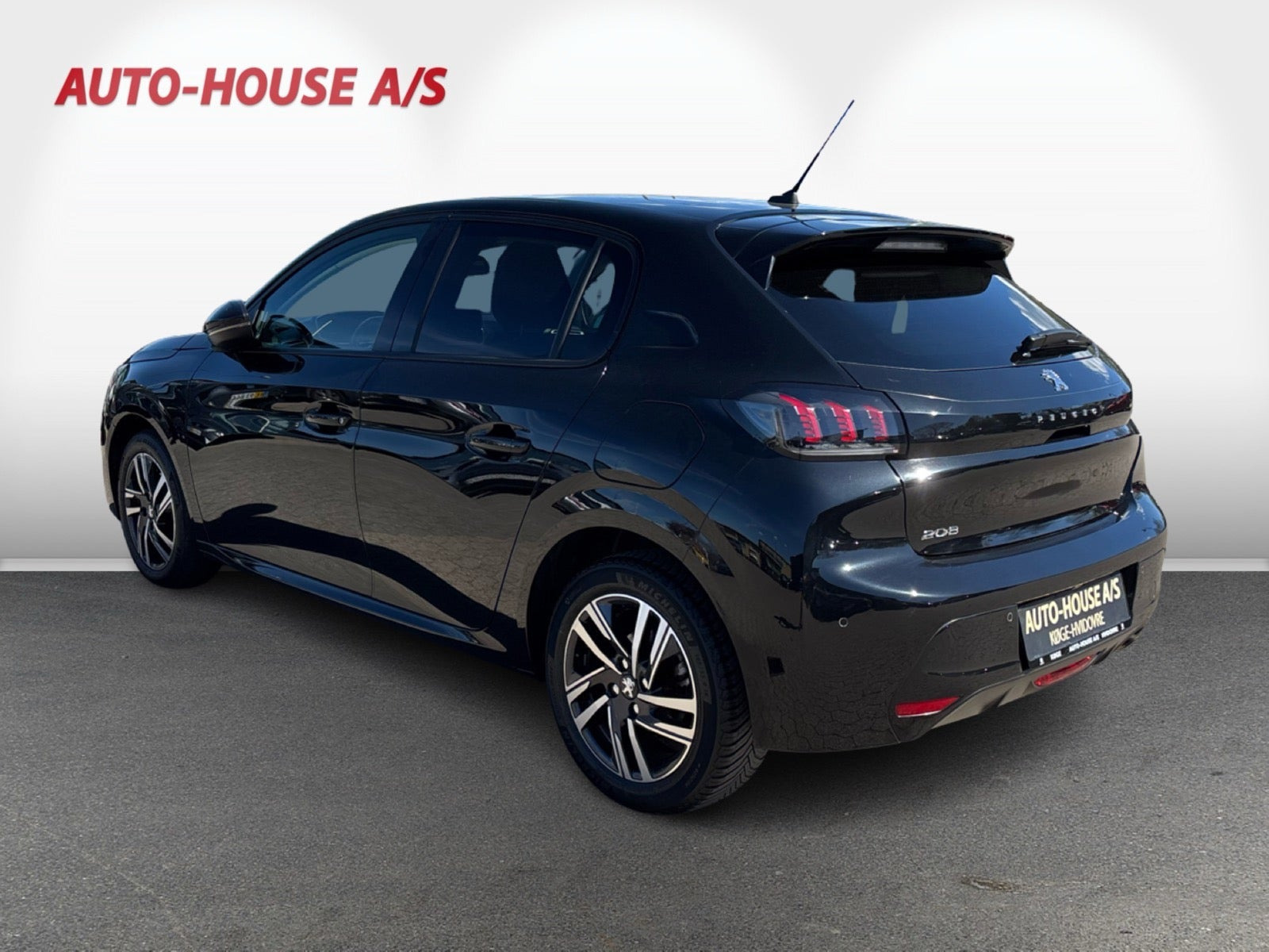 Sort Peugeot 208 fra 2021