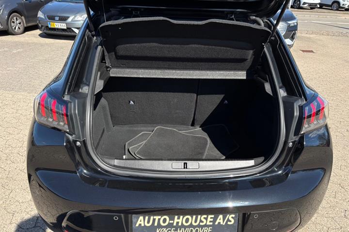 Sort Peugeot 208 fra 2021
