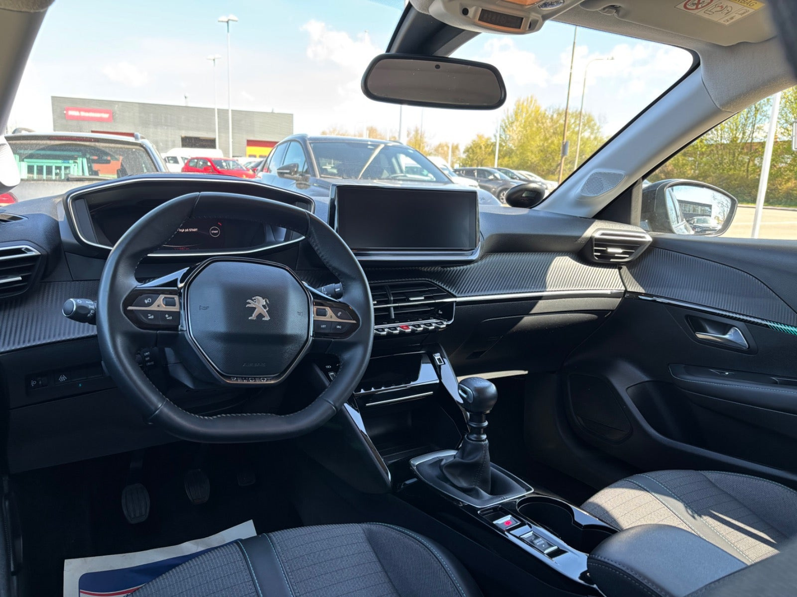 Sort Peugeot 208 fra 2021