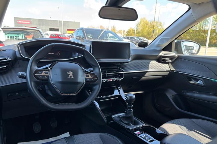 Sort Peugeot 208 fra 2021
