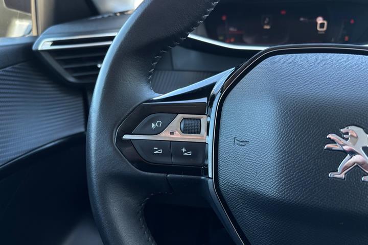 Sort Peugeot 208 fra 2021