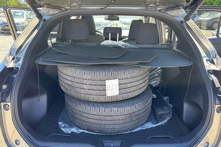 Bronze Toyota Yaris Cross fra 2022