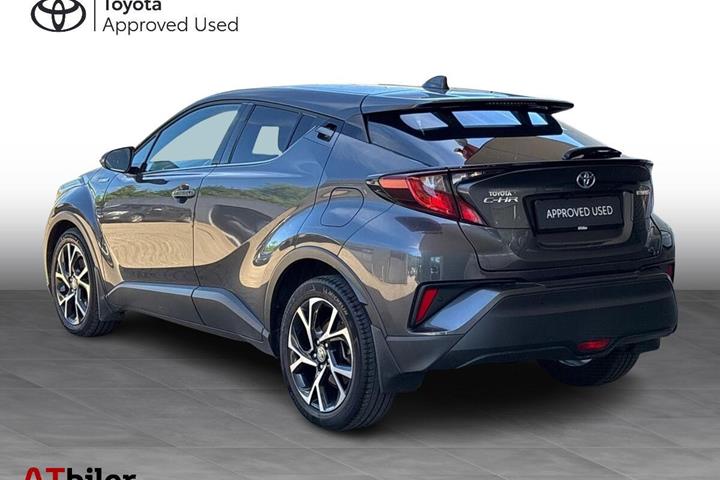 Grå Toyota C-HR fra 2021