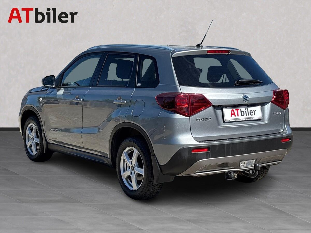 Sort Suzuki Vitara fra 2019