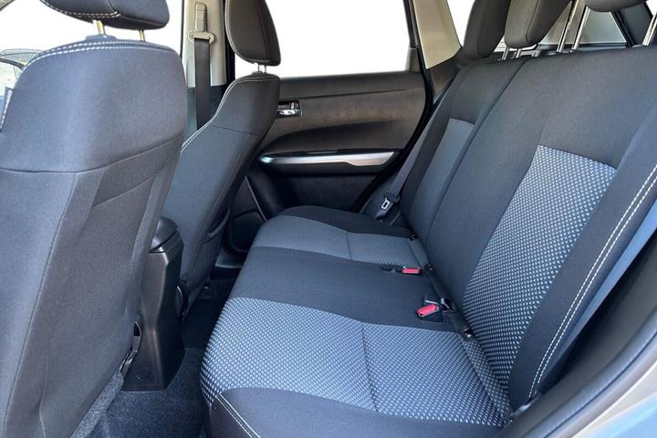 Sort Suzuki Vitara fra 2019
