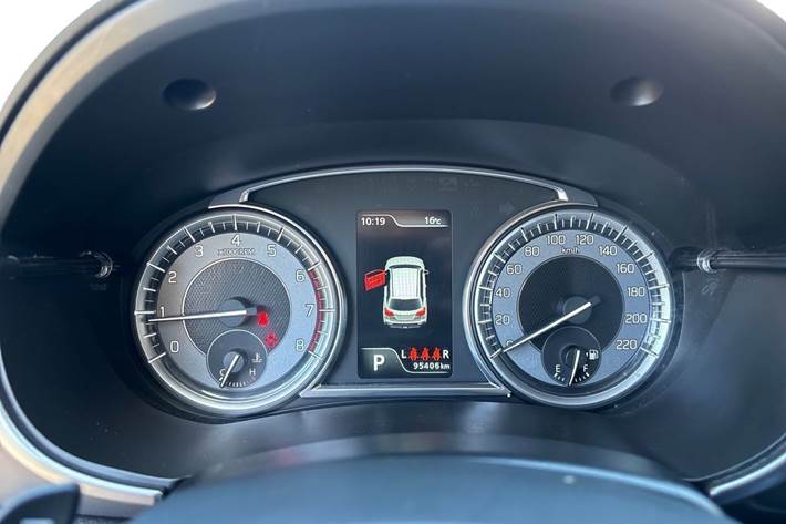 Sort Suzuki Vitara fra 2019